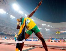 浓眉哥重要时刻战术调整，法国队带队取胜！赢得满堂喝彩